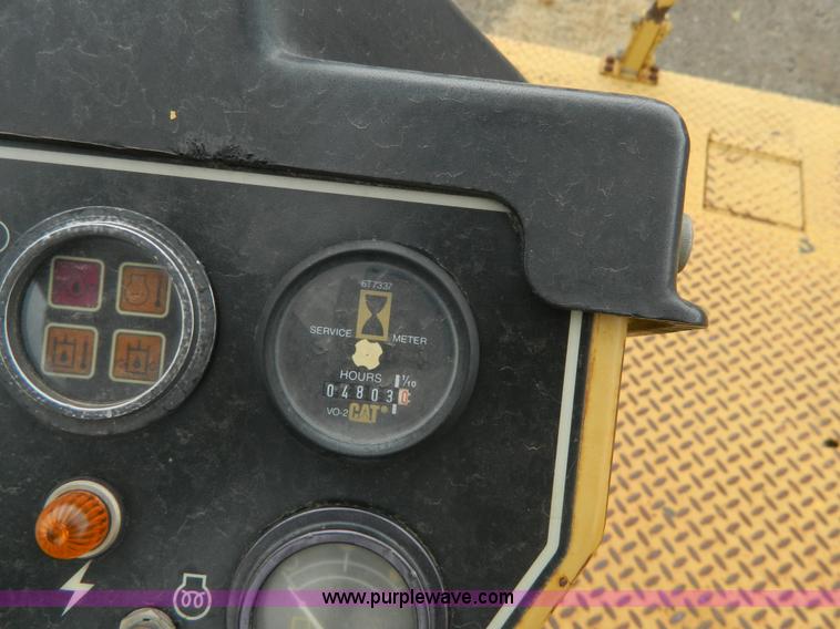 image for item K8234 1998 Caterpillar CB634C double drum roller