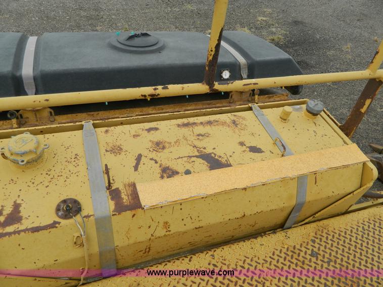 image for item K8234 1998 Caterpillar CB634C double drum roller