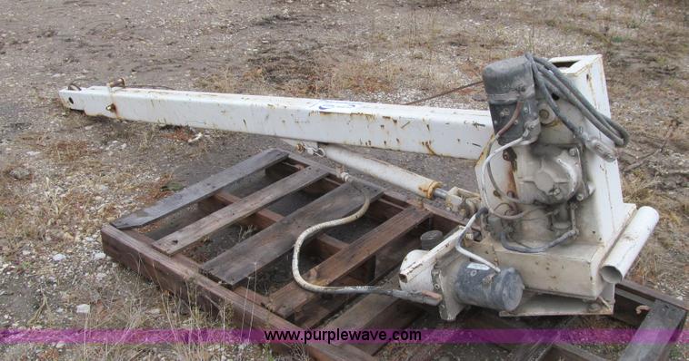 image for item L1802 Venco ET5500M service crane