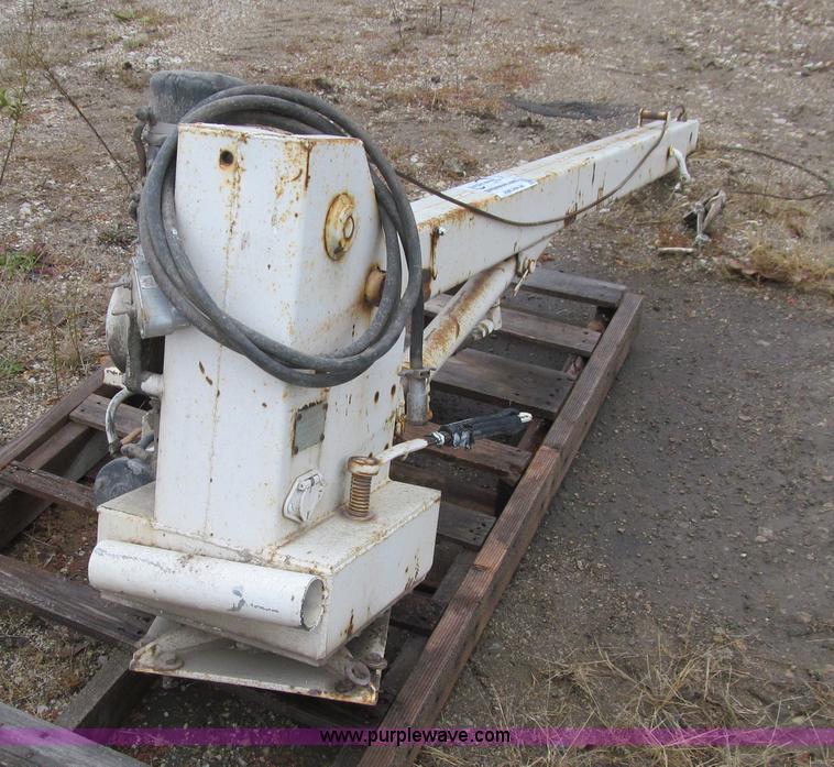 image for item L1802 Venco ET5500M service crane