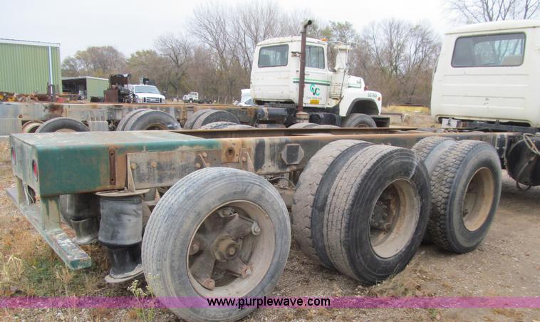 image for item L1804 1984 Mack DM685S cab and chassis