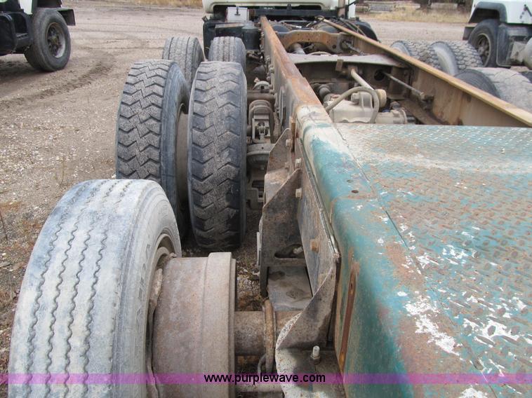 image for item L1804 1984 Mack DM685S cab and chassis