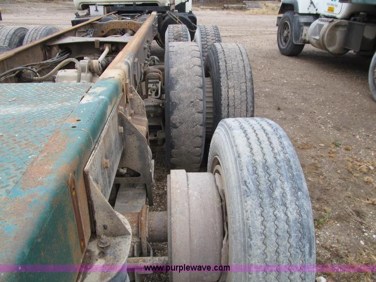 image for item L1804 1984 Mack DM685S cab and chassis