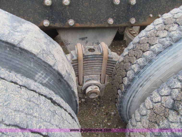 image for item L1804 1984 Mack DM685S cab and chassis