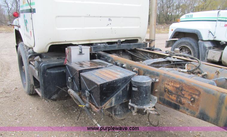 image for item L1804 1984 Mack DM685S cab and chassis