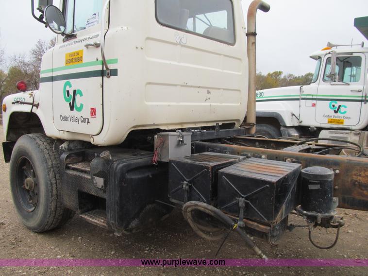 image for item L1804 1984 Mack DM685S cab and chassis