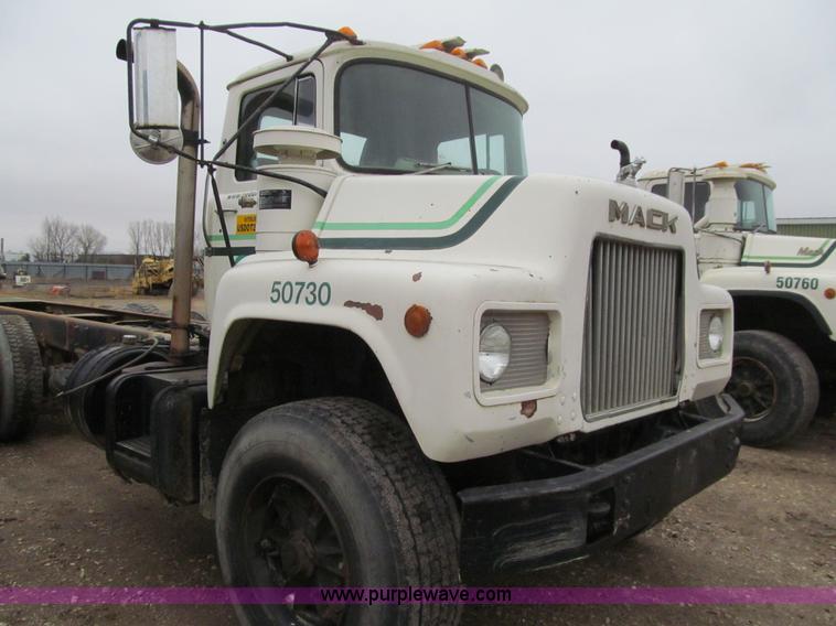 image for item L1804 1984 Mack DM685S cab and chassis
