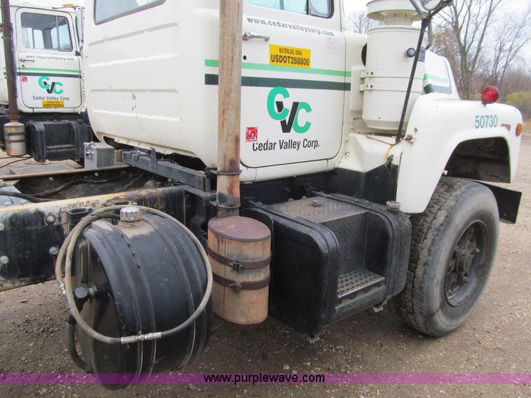 image for item L1804 1984 Mack DM685S cab and chassis