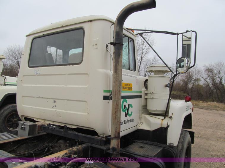 image for item L1804 1984 Mack DM685S cab and chassis