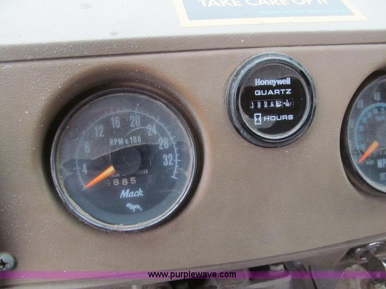 image for item L1804 1984 Mack DM685S cab and chassis