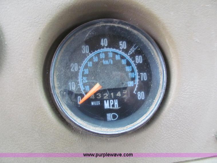 image for item L1804 1984 Mack DM685S cab and chassis