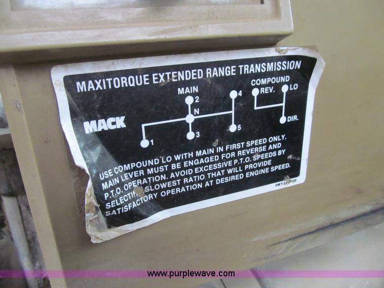 image for item L1804 1984 Mack DM685S cab and chassis