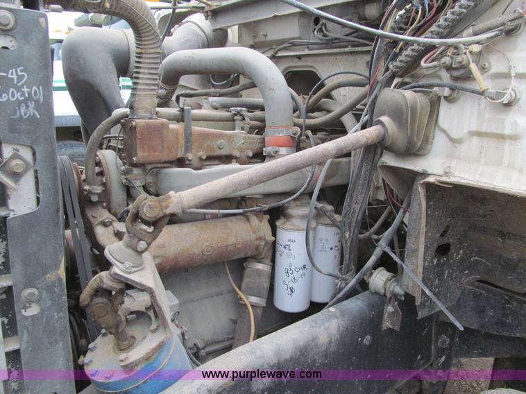 image for item L1804 1984 Mack DM685S cab and chassis