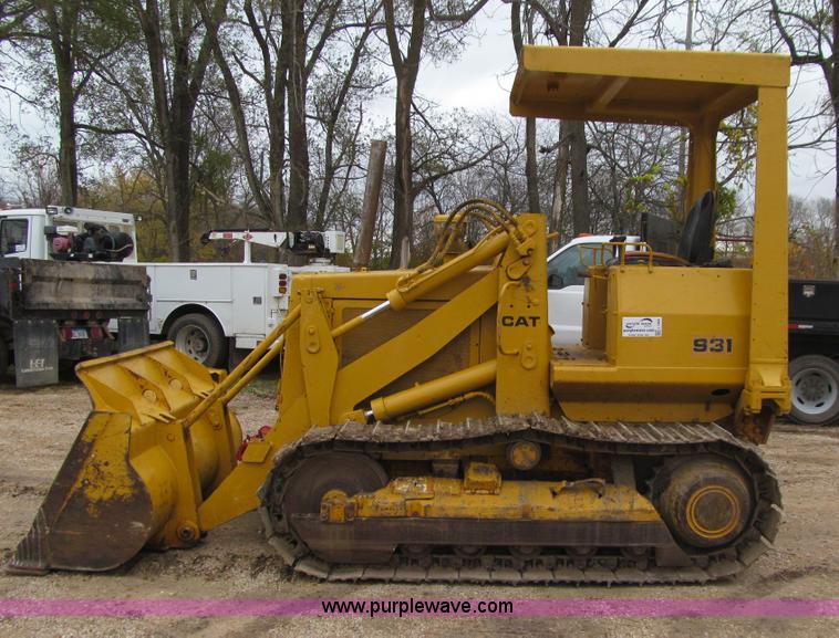 image for item L1809 1979 Caterpillar 931 track loader
