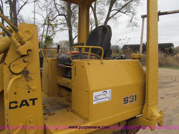 image for item L1809 1979 Caterpillar 931 track loader
