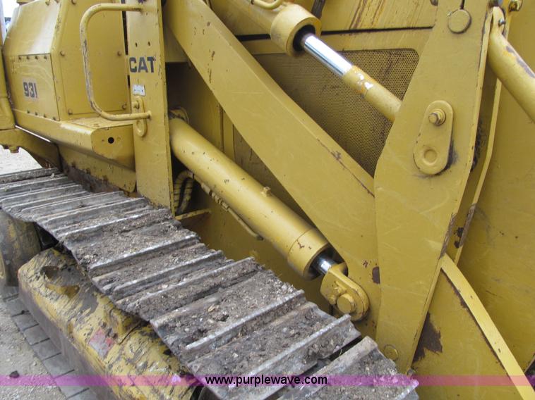 image for item L1809 1979 Caterpillar 931 track loader
