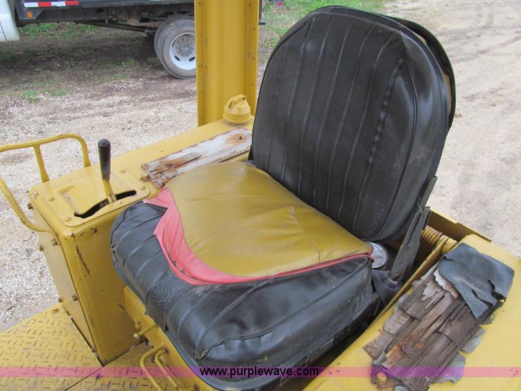 image for item L1809 1979 Caterpillar 931 track loader