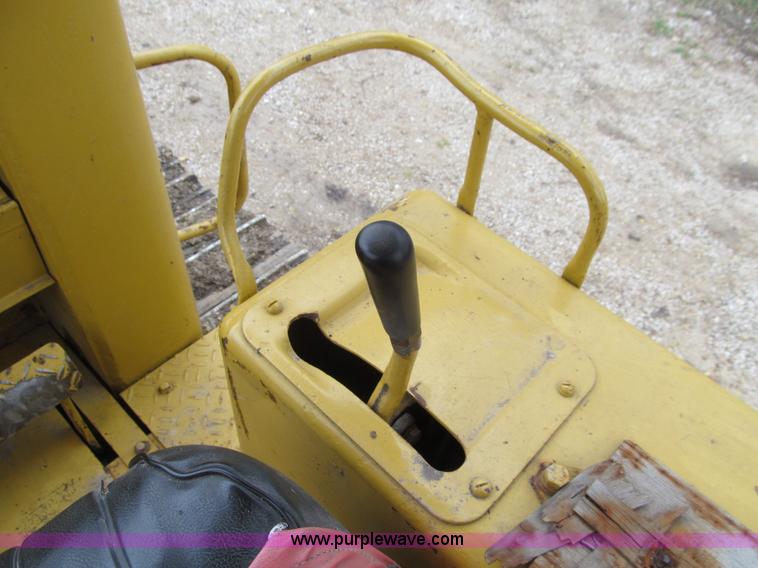 image for item L1809 1979 Caterpillar 931 track loader