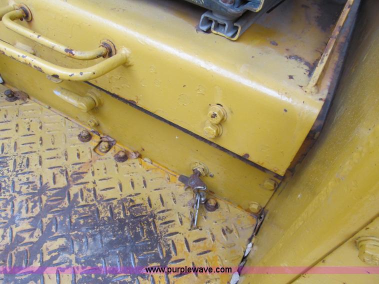 image for item L1809 1979 Caterpillar 931 track loader