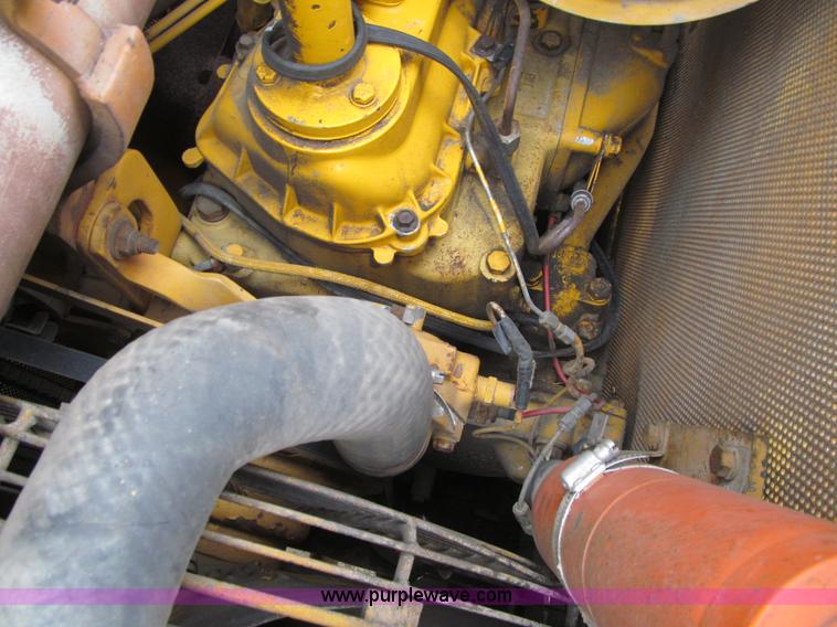 image for item L1809 1979 Caterpillar 931 track loader