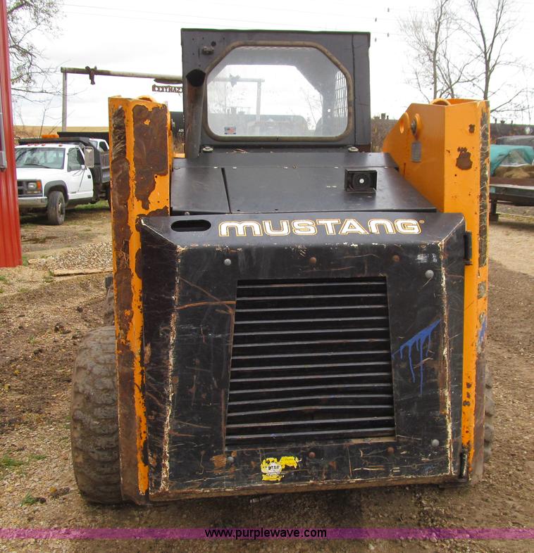 image for item L1810 1999 Mustang 2070 skid steer