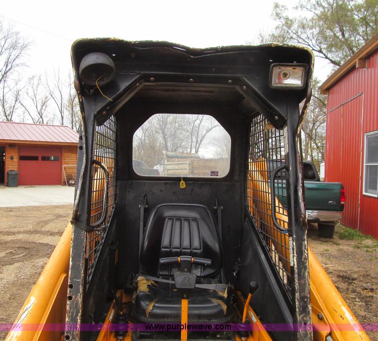 image for item L1810 1999 Mustang 2070 skid steer