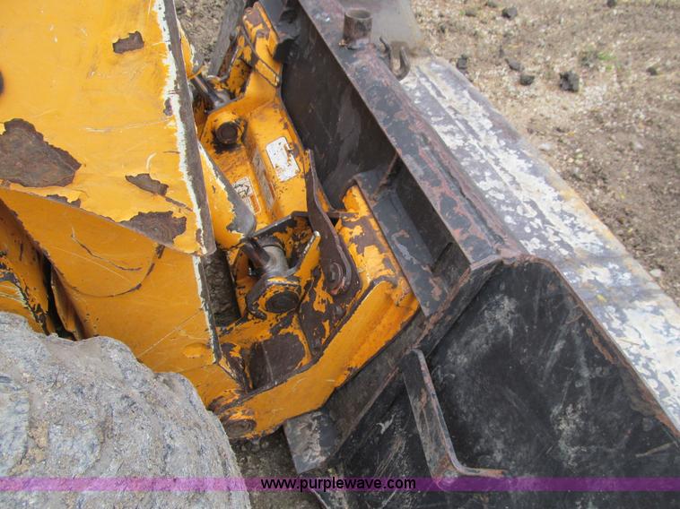 image for item L1810 1999 Mustang 2070 skid steer