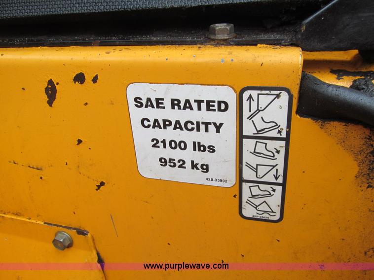 image for item L1810 1999 Mustang 2070 skid steer