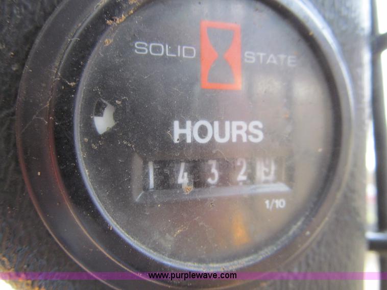 image for item L1810 1999 Mustang 2070 skid steer