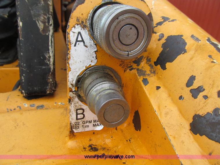 image for item L1810 1999 Mustang 2070 skid steer