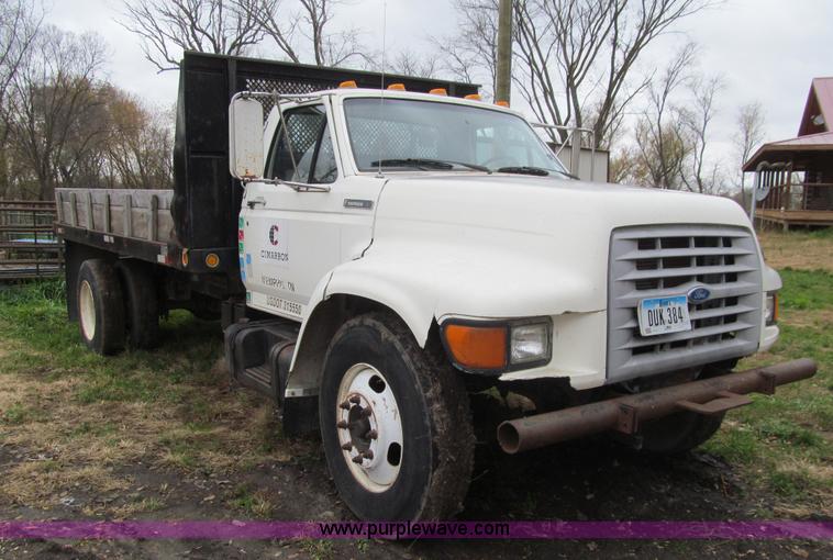 image for item L1811 1997 Ford F800 flatbed truck