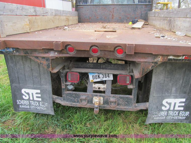 image for item L1811 1997 Ford F800 flatbed truck