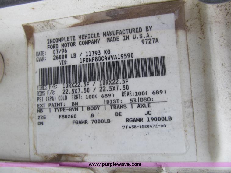 image for item L1811 1997 Ford F800 flatbed truck