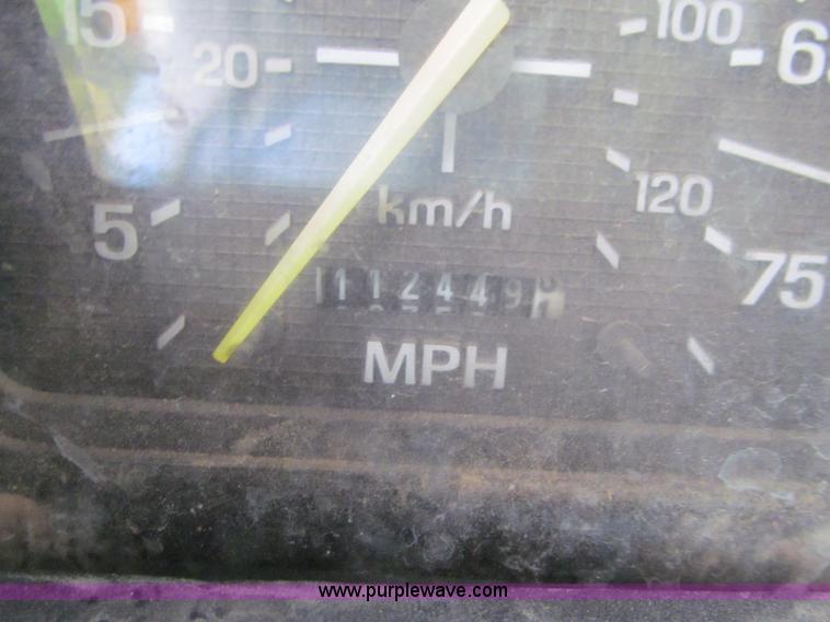 image for item L1811 1997 Ford F800 flatbed truck