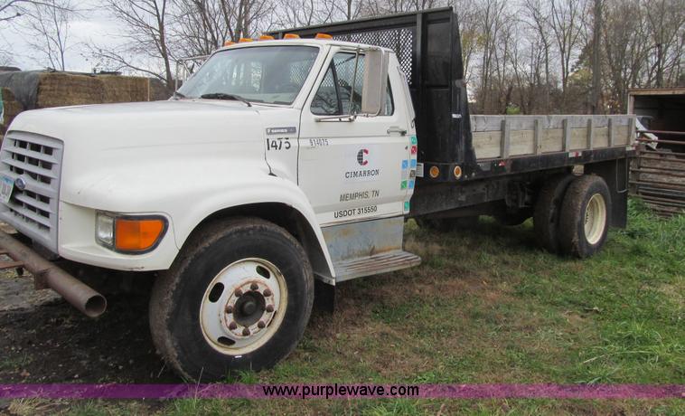 image for item L1811 1997 Ford F800 flatbed truck