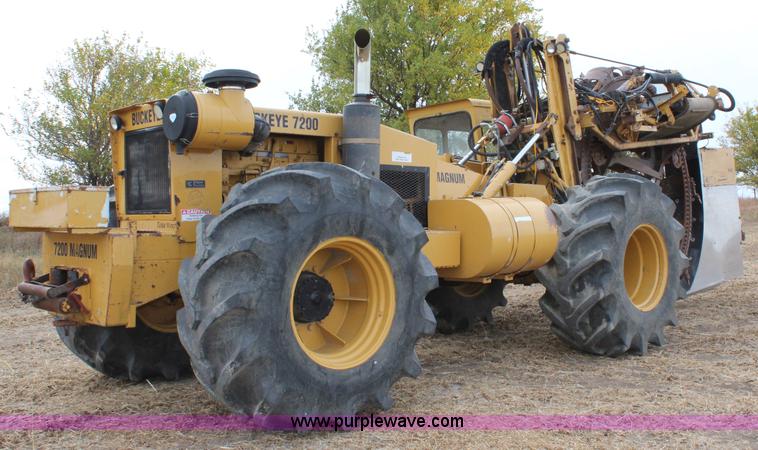 image for item L2435 2001 Buckeye 7200 Magnum drainage tile wheel trencher