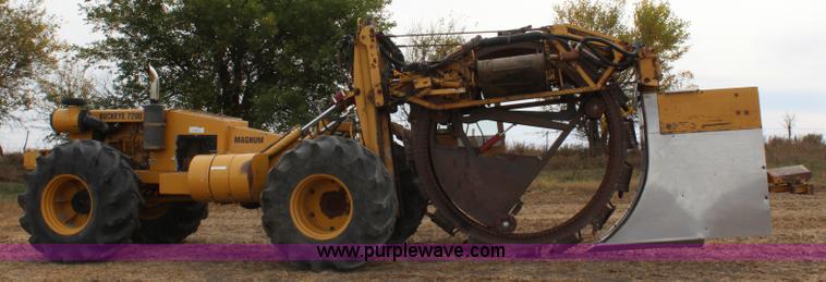 image for item L2435 2001 Buckeye 7200 Magnum drainage tile wheel trencher
