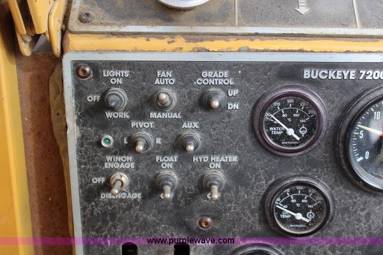 image for item L2435 2001 Buckeye 7200 Magnum drainage tile wheel trencher