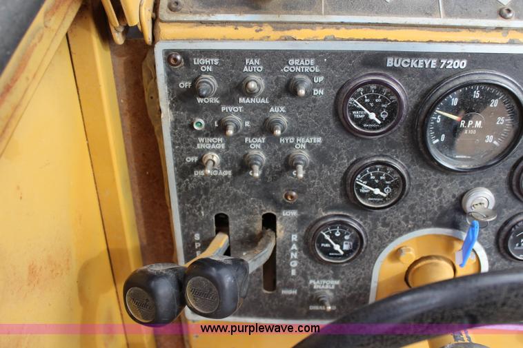 image for item L2435 2001 Buckeye 7200 Magnum drainage tile wheel trencher