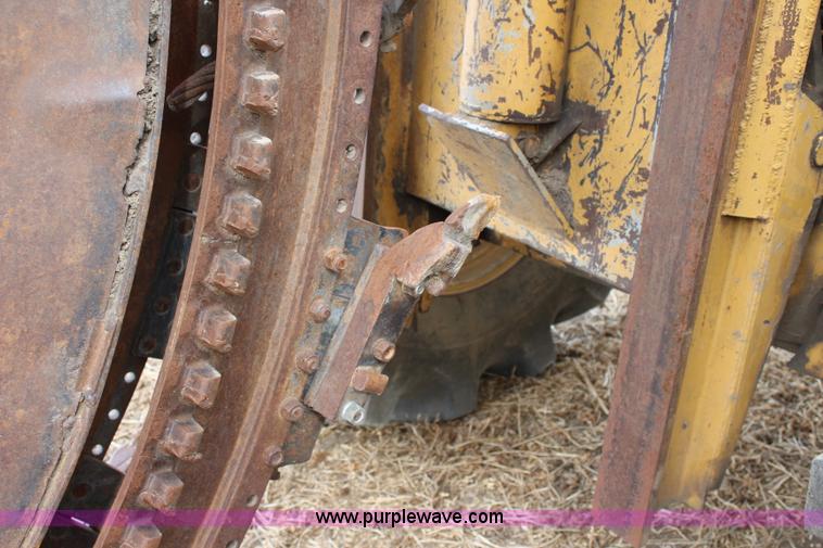 image for item L2435 2001 Buckeye 7200 Magnum drainage tile wheel trencher