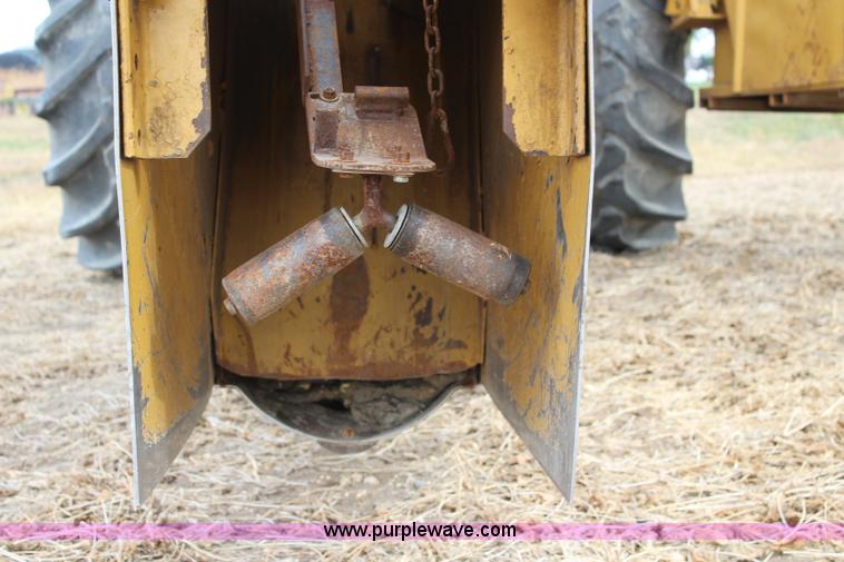 image for item L2435 2001 Buckeye 7200 Magnum drainage tile wheel trencher