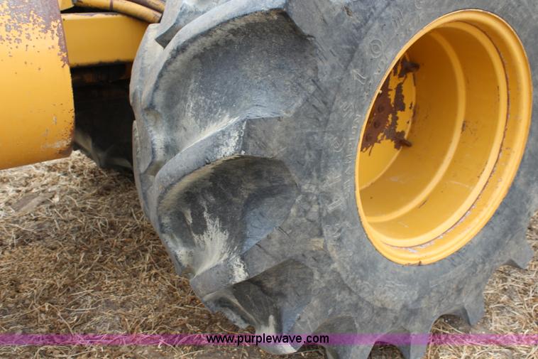 image for item L2435 2001 Buckeye 7200 Magnum drainage tile wheel trencher