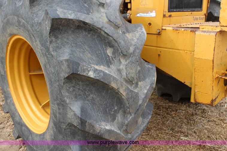 image for item L2435 2001 Buckeye 7200 Magnum drainage tile wheel trencher