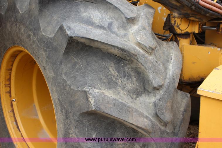 image for item L2435 2001 Buckeye 7200 Magnum drainage tile wheel trencher