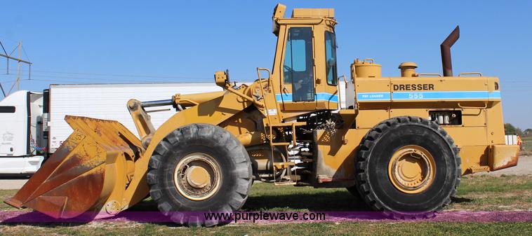 image for item L2438 1992 Dresser 555 wheel loader