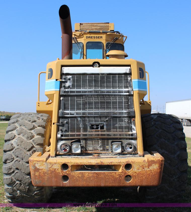 image for item L2438 1992 Dresser 555 wheel loader