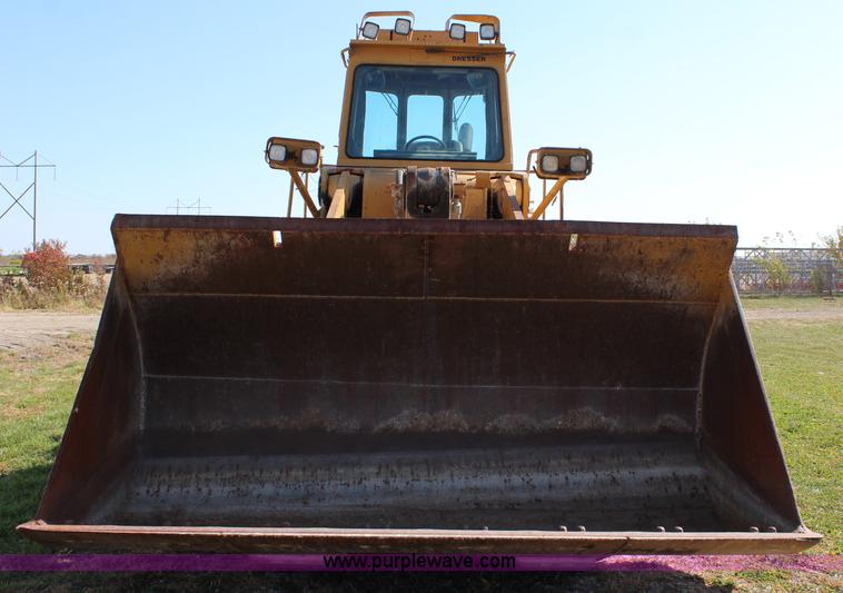 image for item L2438 1992 Dresser 555 wheel loader