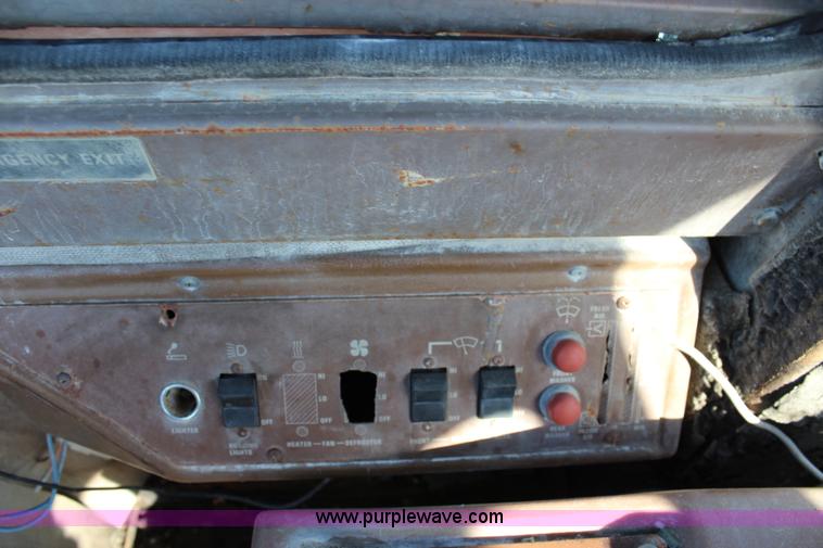 image for item L2438 1992 Dresser 555 wheel loader