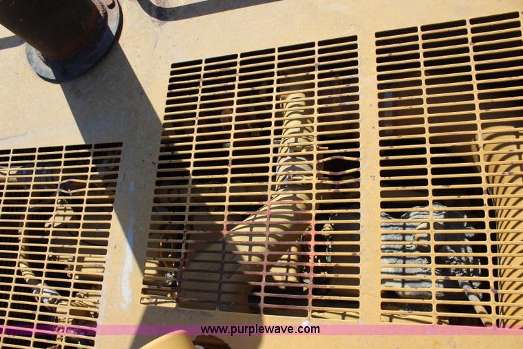 image for item L2438 1992 Dresser 555 wheel loader