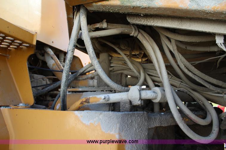 image for item L2438 1992 Dresser 555 wheel loader